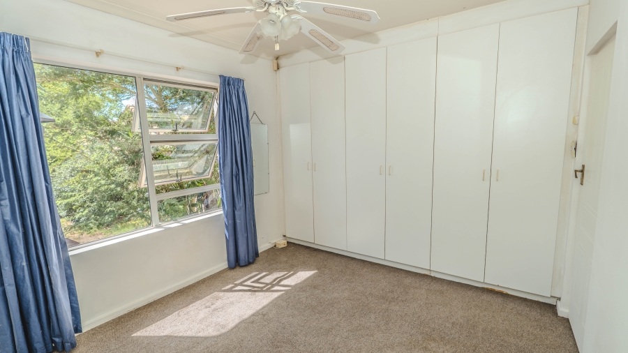 2 Bedroom Property for Sale in Uitzicht Western Cape